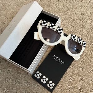 AUTHENTIC FLOWER PRADA SUNGLASSES